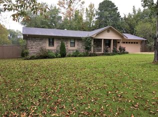 125 Arthur St, Bruce, MS 38915