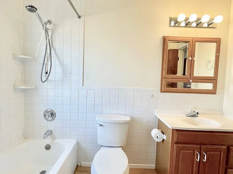 2110 Ambleside Dr — Photo 17