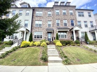28 Lochurst Ln, Roswell, GA 30076