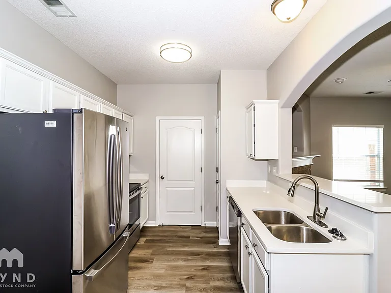 10182 Sterling Ridge Dr — Photo 3