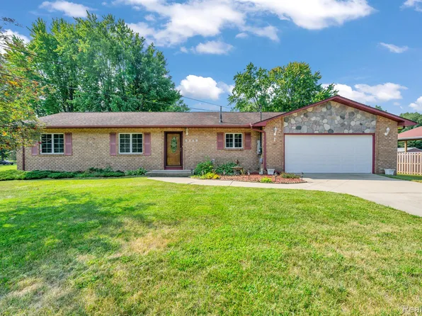 3240 Curtis Rd, Birch Run, MI 48415