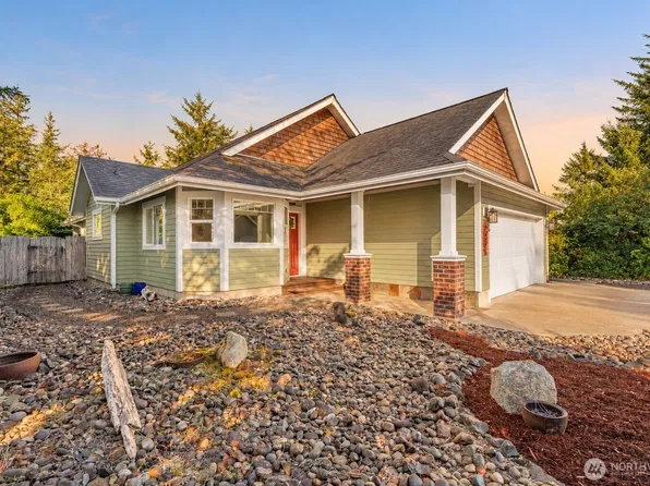 643 Woodland Loop NE, Ocean Shores, WA 98569