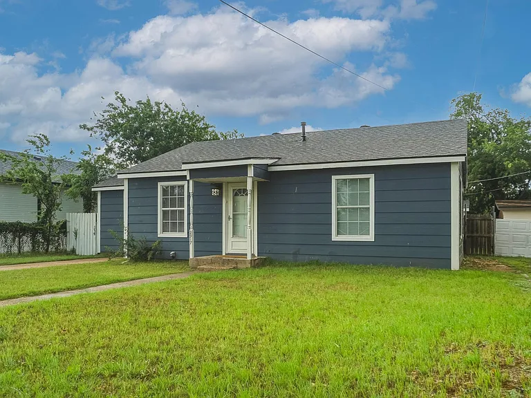 2917 Hickory St — Photo 1