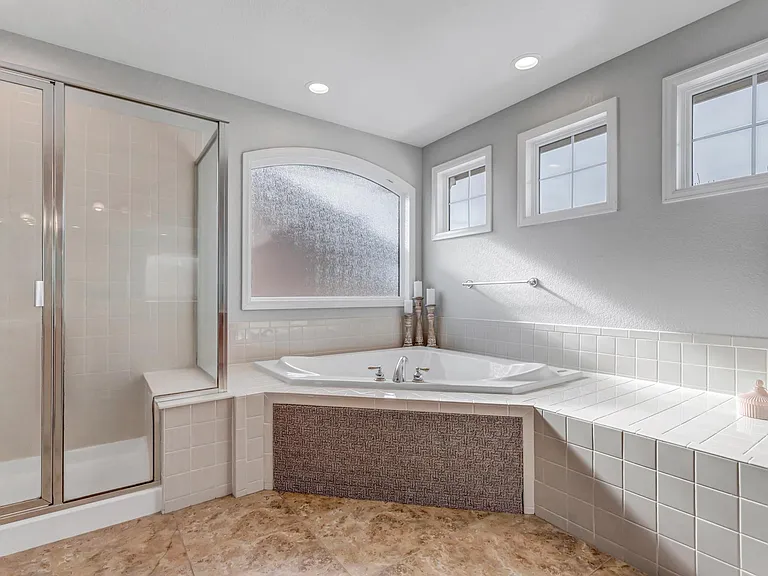 10168 Nottingham Dr — Photo 26