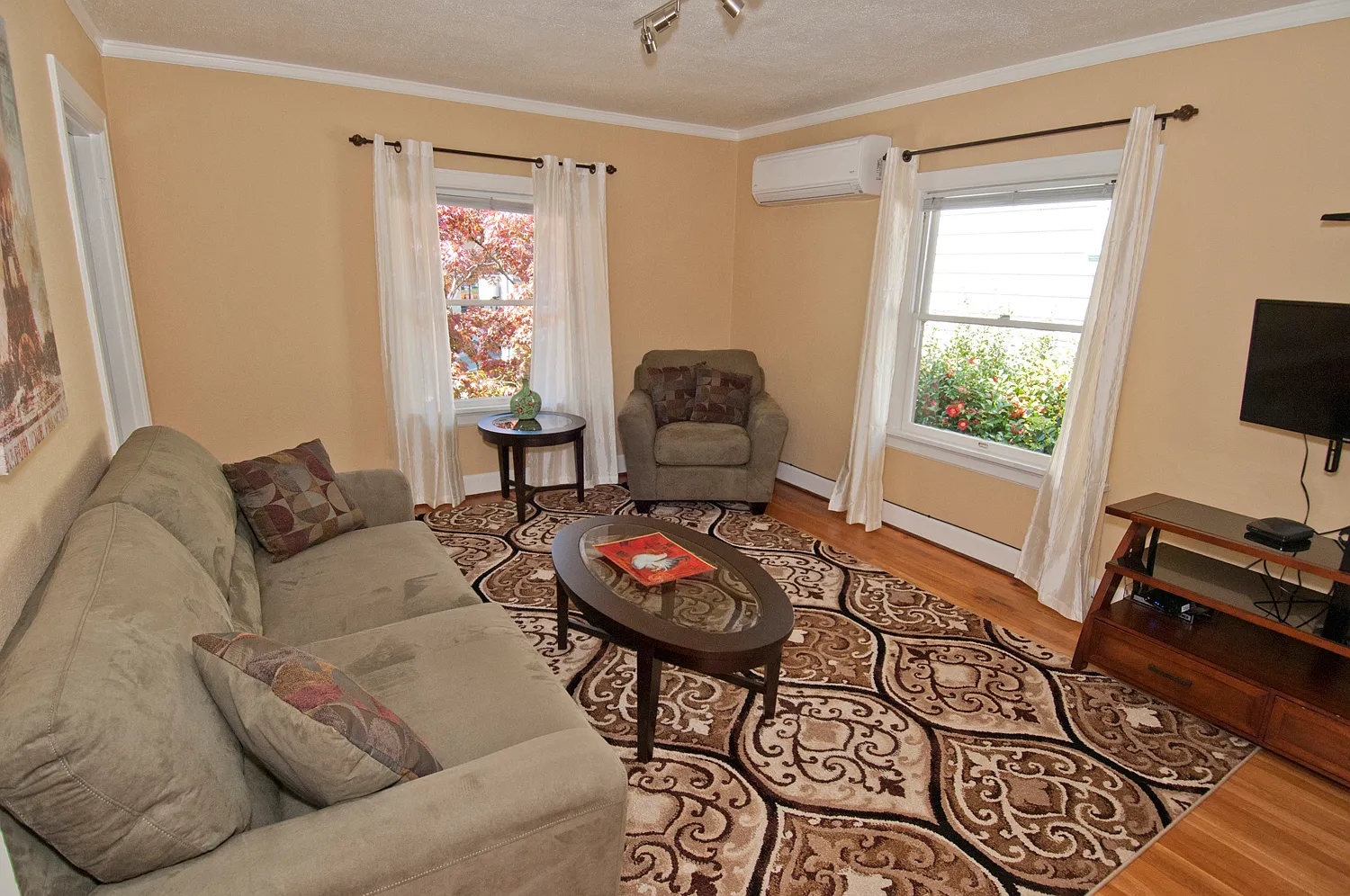 1 bed, 700 sqft, $1,450 — Photo 1