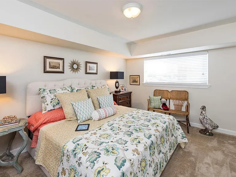 Park Towne Apartments — Photo 13