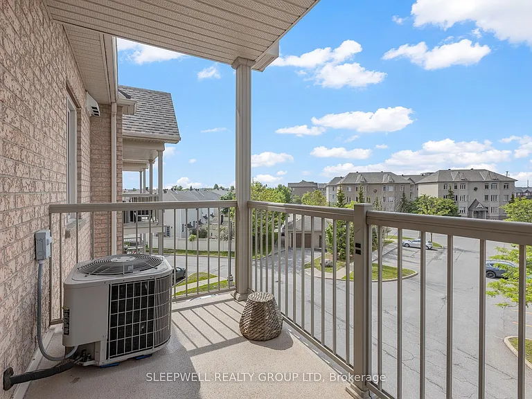190 Rustic Hills Cres #7 — Photo 7