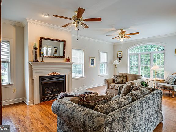 3rd image of 8104 Campfire Ln