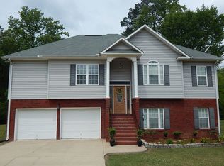 412 Mountain Lake Cir, Rainbow City, AL 35906