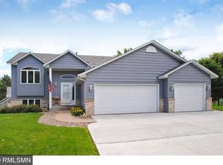 2205 Ide Ct N, Maplewood, MN 55109