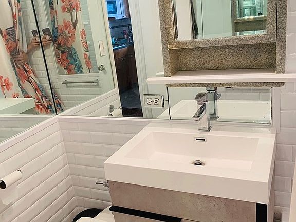 3rd image of 5 Tudor City Pl APT 1223