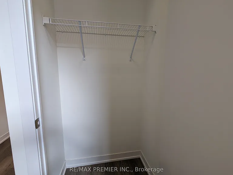 11 Steckley House Ln #409 — Photo 4