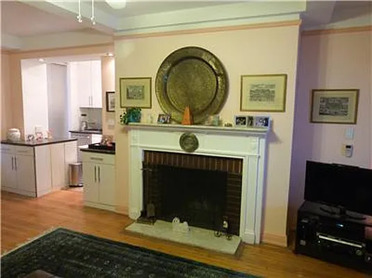 Sold by David Francis New York LLC | media 6