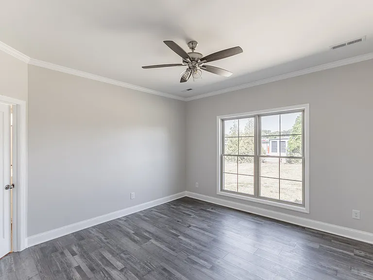 117 James Bowie Dr — Photo 16