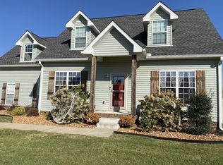 1220 Leaf Ln, Ashland City, TN 37015