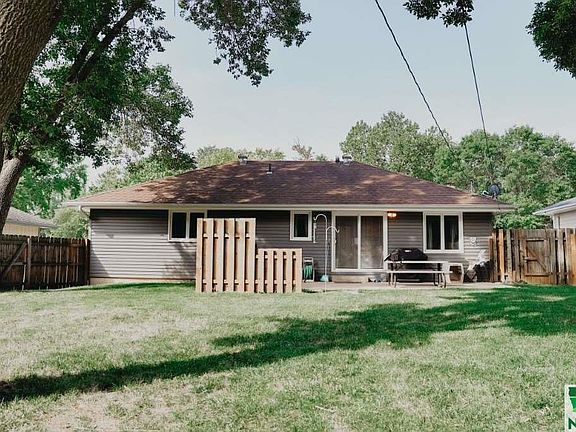 2nd image of 3212 Viking Dr