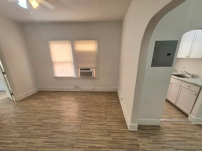 2136 SW 5th St #1 — Photo 3