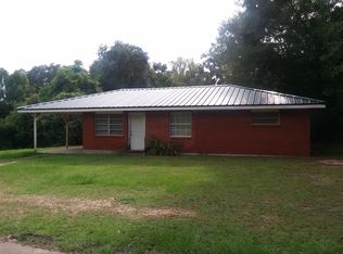 9 Railroad St, Carriere, MS 39426