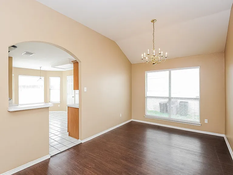 1626 Redwood Dr — Photo 6