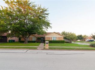 6000 Ridgecrest Dr, Watauga, TX 76148