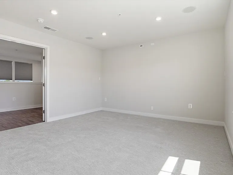 4702 Towne Park Rd — Photo 35