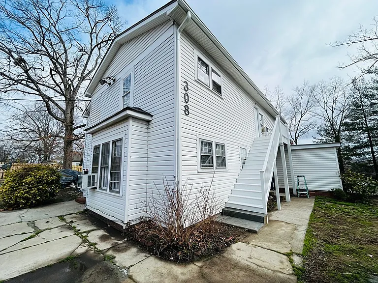 308 W Kivett St — Photo 1