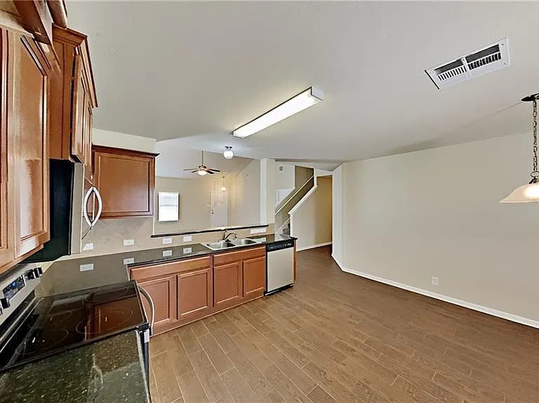200 Adriana Ln — Photo 8