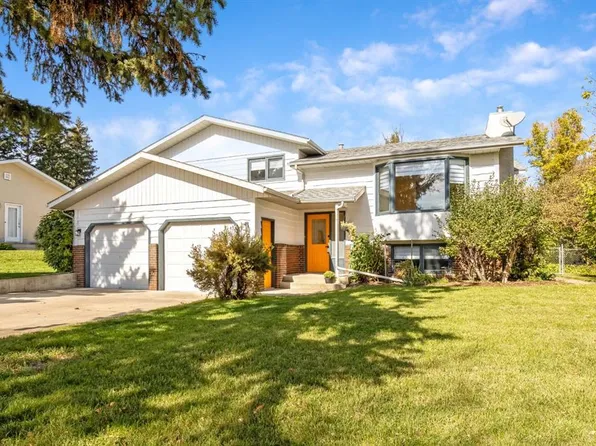 2404 SW 18th St, Nanton, AB T0L 1R0