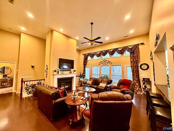 4th image of 1107 Scenic Dr