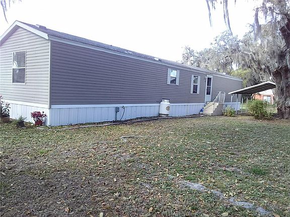 4th image of 3193 NE Davis St