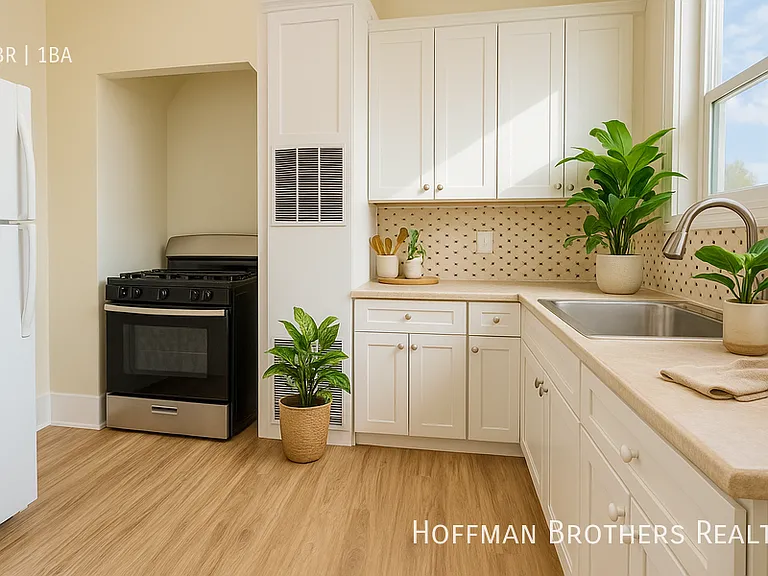 1022 N Berendo St #3 — Photo 1