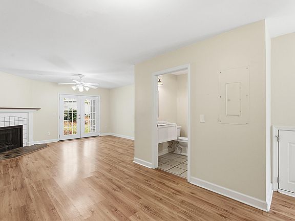 4th image of 2753 Jobee Dr APT 6