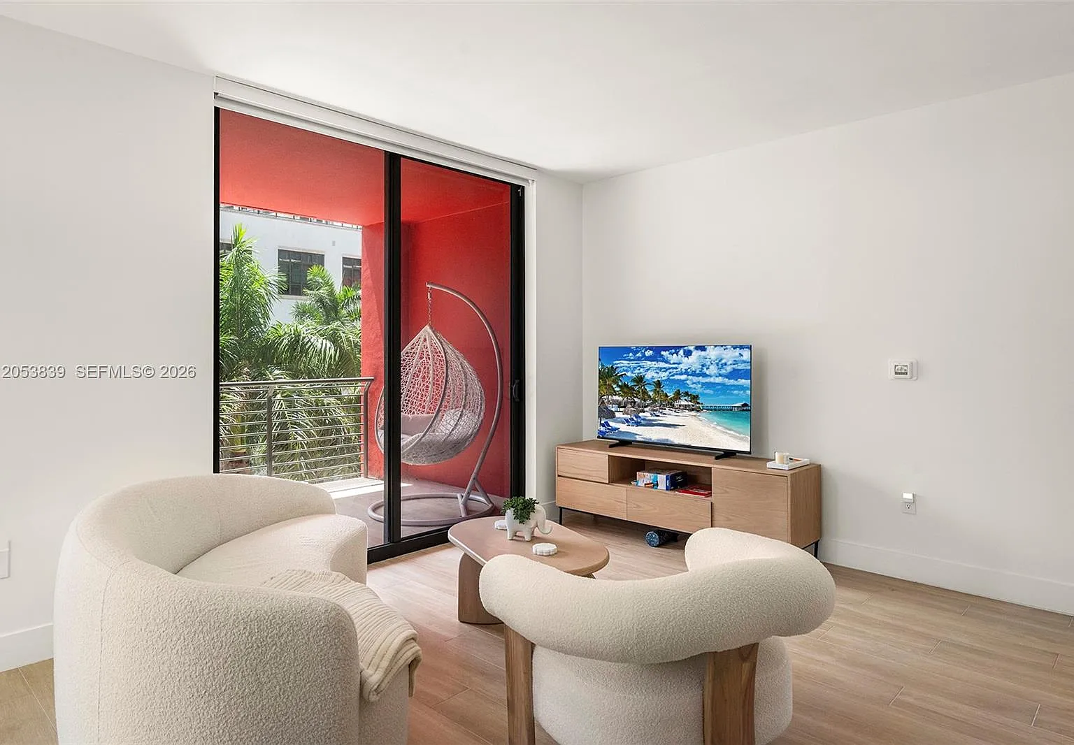 1 bed, 1.0 bath, $5,000 — Photo 2
