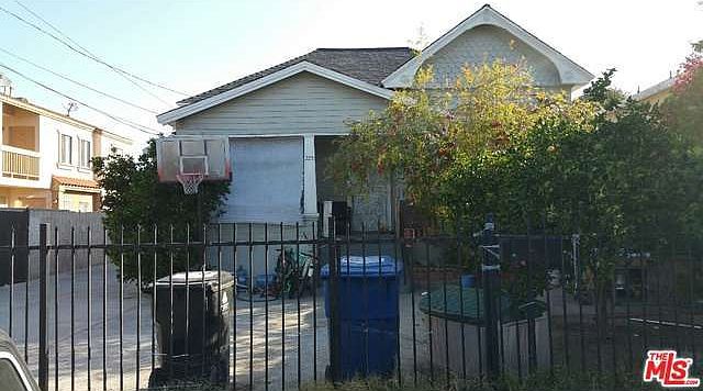 1st image of 225 E 30th St