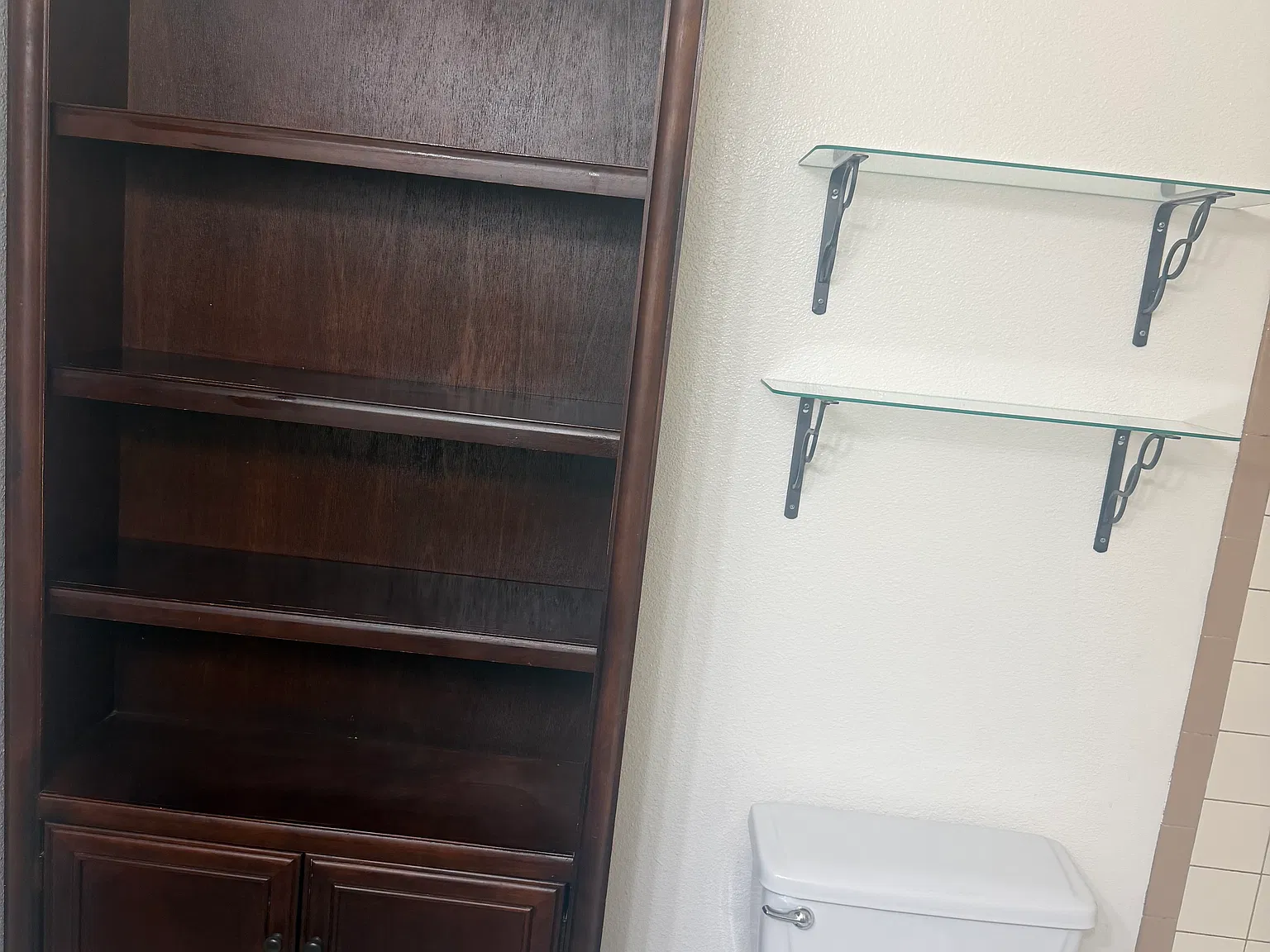 2 bed, 1.5 bath, 1500 sqft, $2,400 — Photo 2
