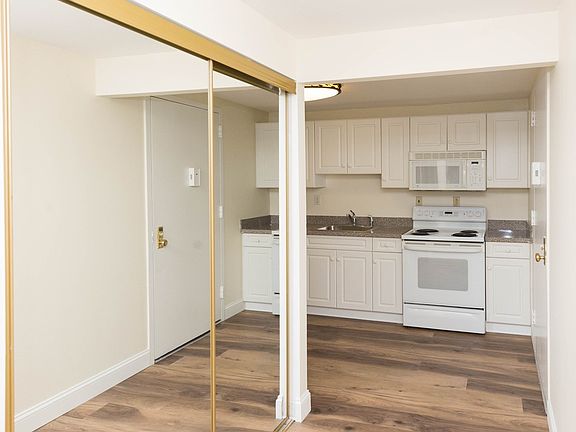 3rd image of 1199 Whitney Ave #G04