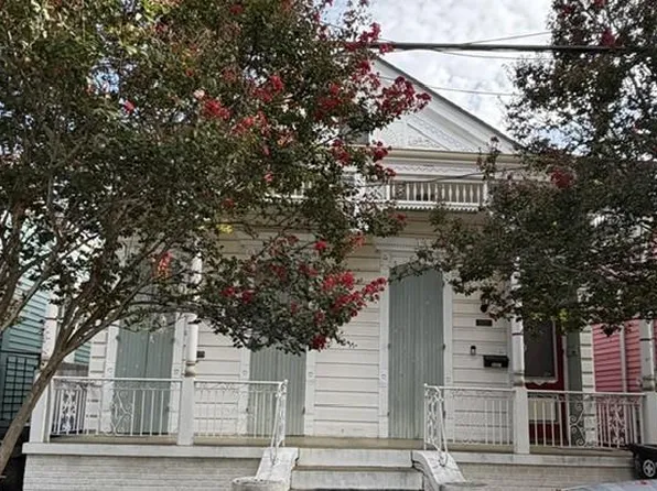 2327 Dauphine St, New Orleans, LA 70117