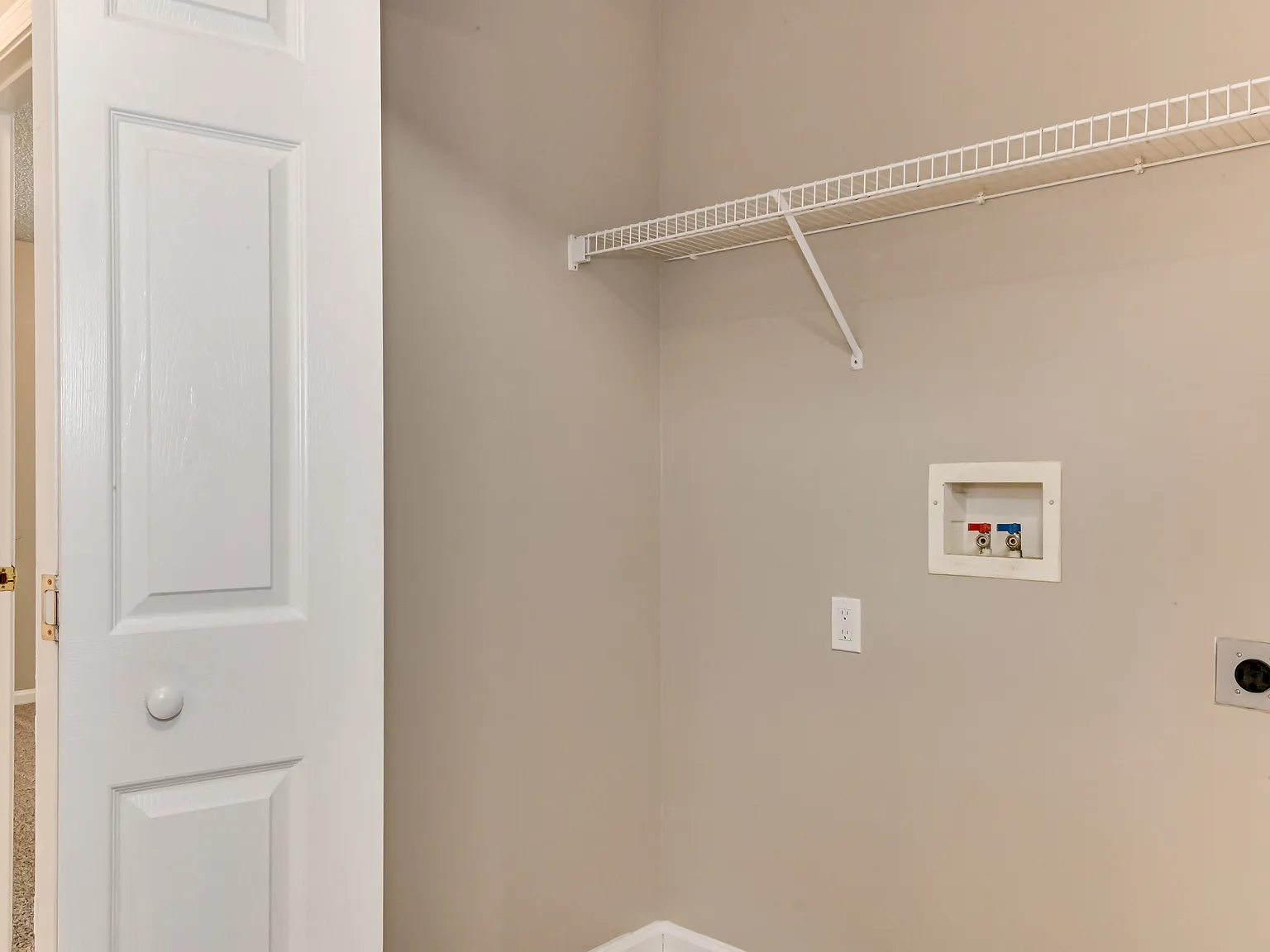 Hollybrook Apartments — Photo 3