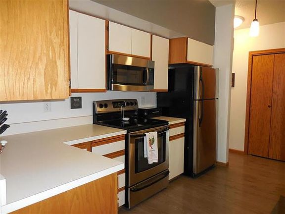 5th image of 2608 11th Ave NW