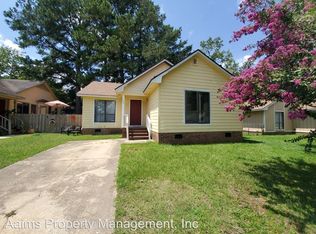 528 Hollyberry Ln, Fayetteville, NC 28314