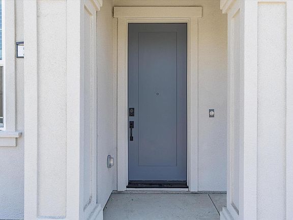 5th image of 222 Manatee Street
