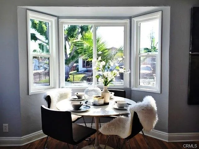 700 N Acacia Ave — Photo 3