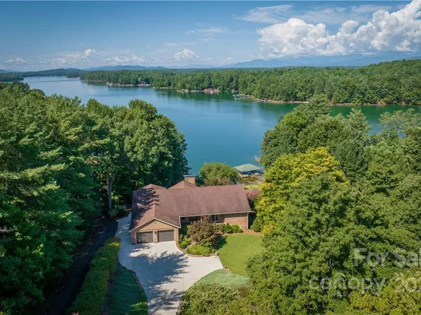 1578 Calls Lodge Ct, Morganton, NC 28655
