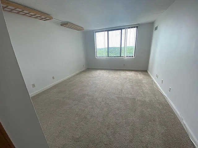 5225 Pooks Hill Rd #1528N — Photo 8