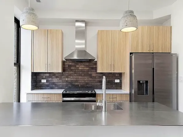 181 Kosciusko Street image 4 of 22