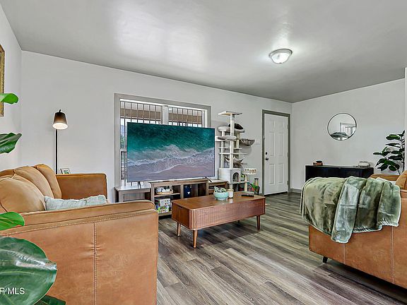 5th image of 8320 Diana Dr