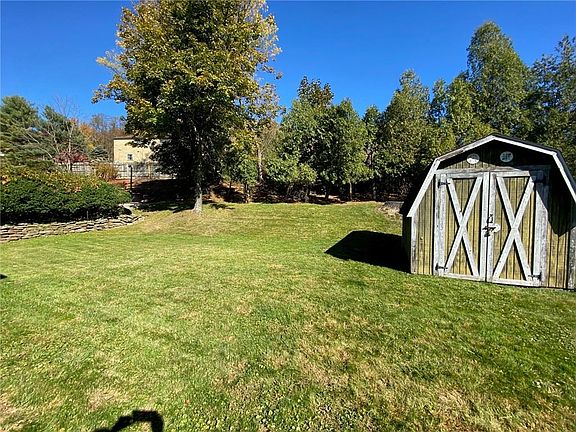 4th image of 226 McKenzie Dr