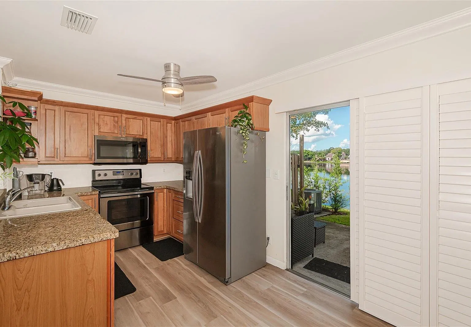 2 bed, 2.5 bath, 1088 sqft, $2,700 — Photo 4
