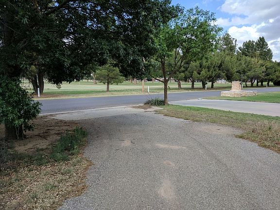 5th image of 110 Country Club Ln