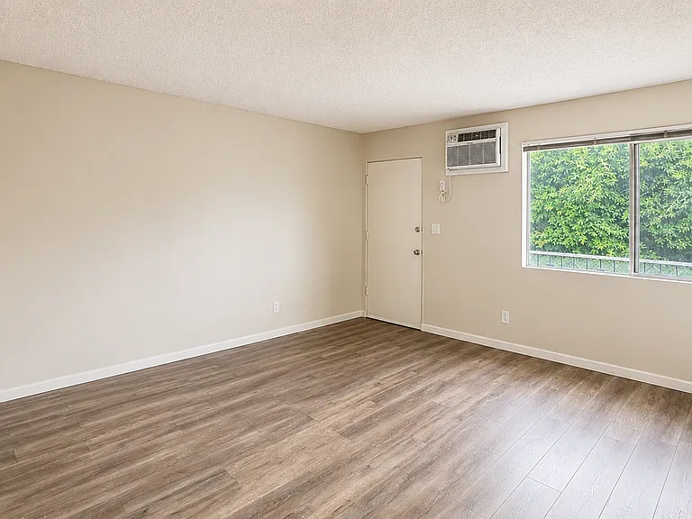 13422 Camilla St — Photo 31